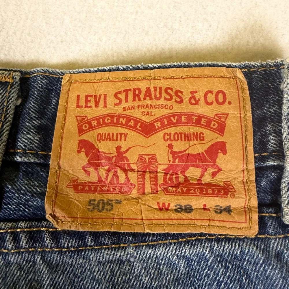 Levis 505 Regular Fit Straight Leg Jeans Mens 38x34‎ Medium Wash Blue Denim